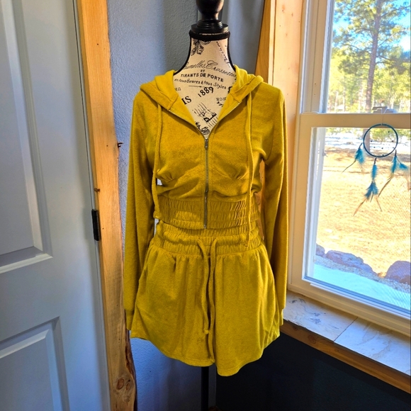 Zenana Womens Short Set Size Medium - Picture 2 of 13